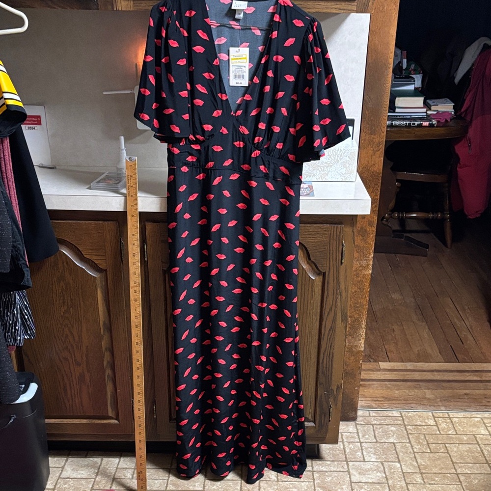a new day Black Maxi Dress with Red lips 👄 kiss Pattern